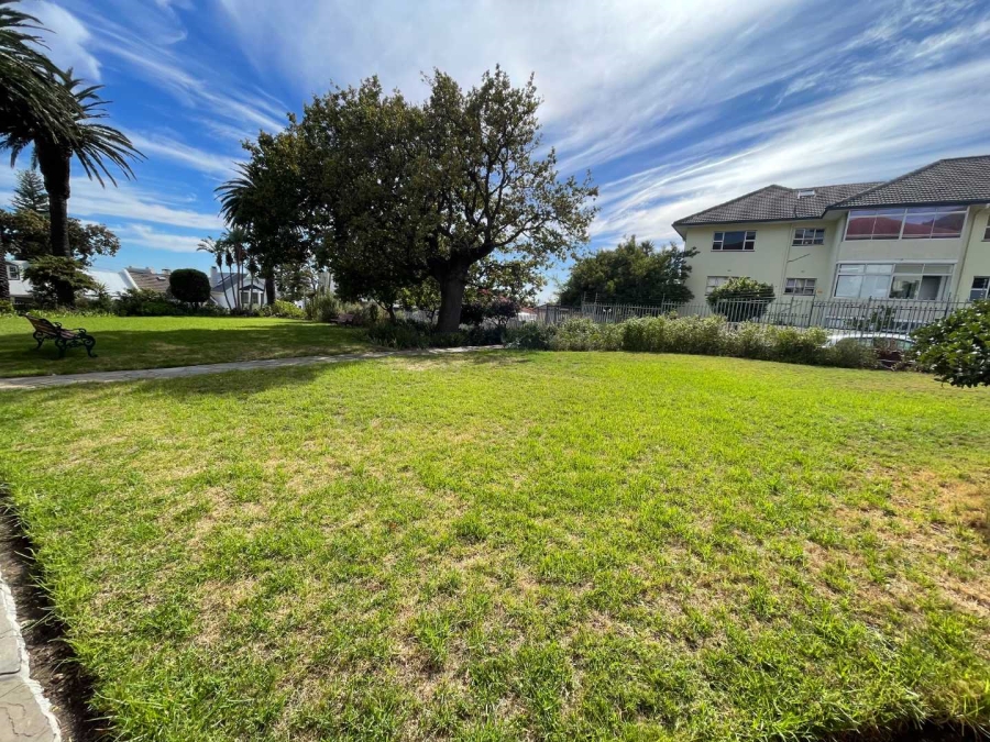 1 Bedroom Property for Sale in Oranjezicht Western Cape